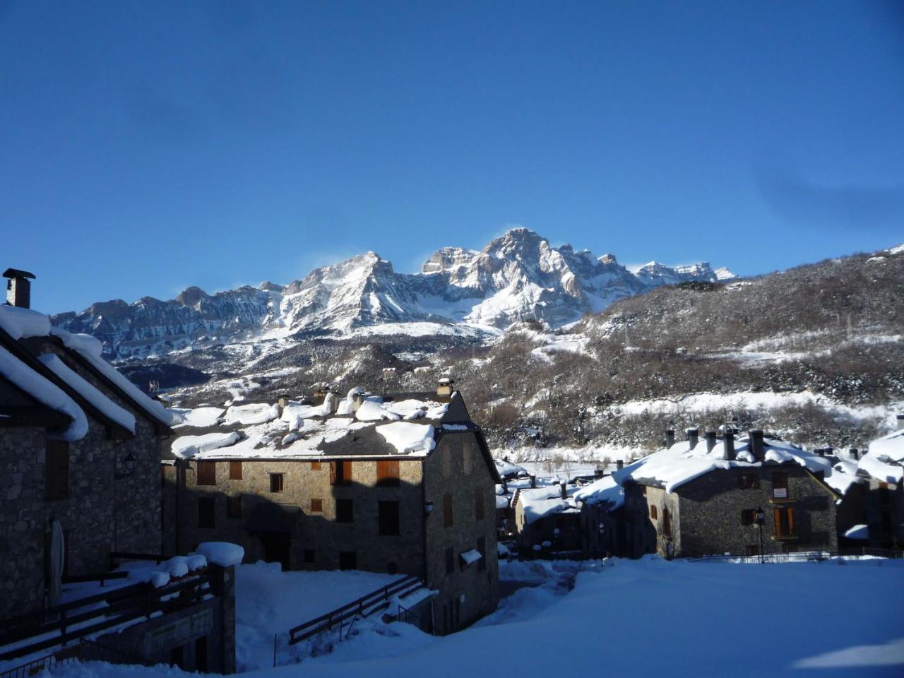 El Pueyo De Jaca Panticosa Bagian luar foto